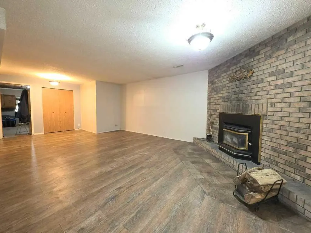 1216 10 Street SE Slave Lake AB T0G 2A3