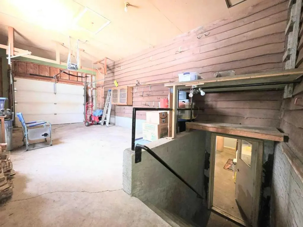 1216 10 Street SE Slave Lake AB T0G 2A3