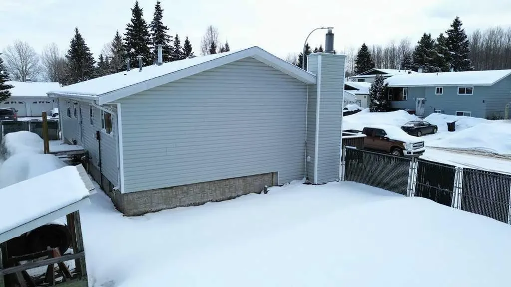 1216 10 Street SE Slave Lake AB T0G 2A3