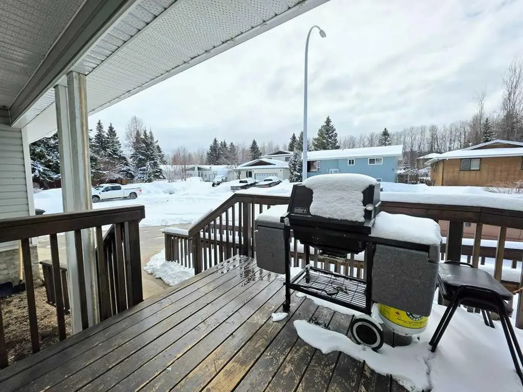 1216 10 Street SE Slave Lake AB T0G 2A3