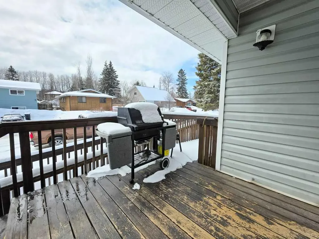 1216 10 Street SE Slave Lake AB T0G 2A3