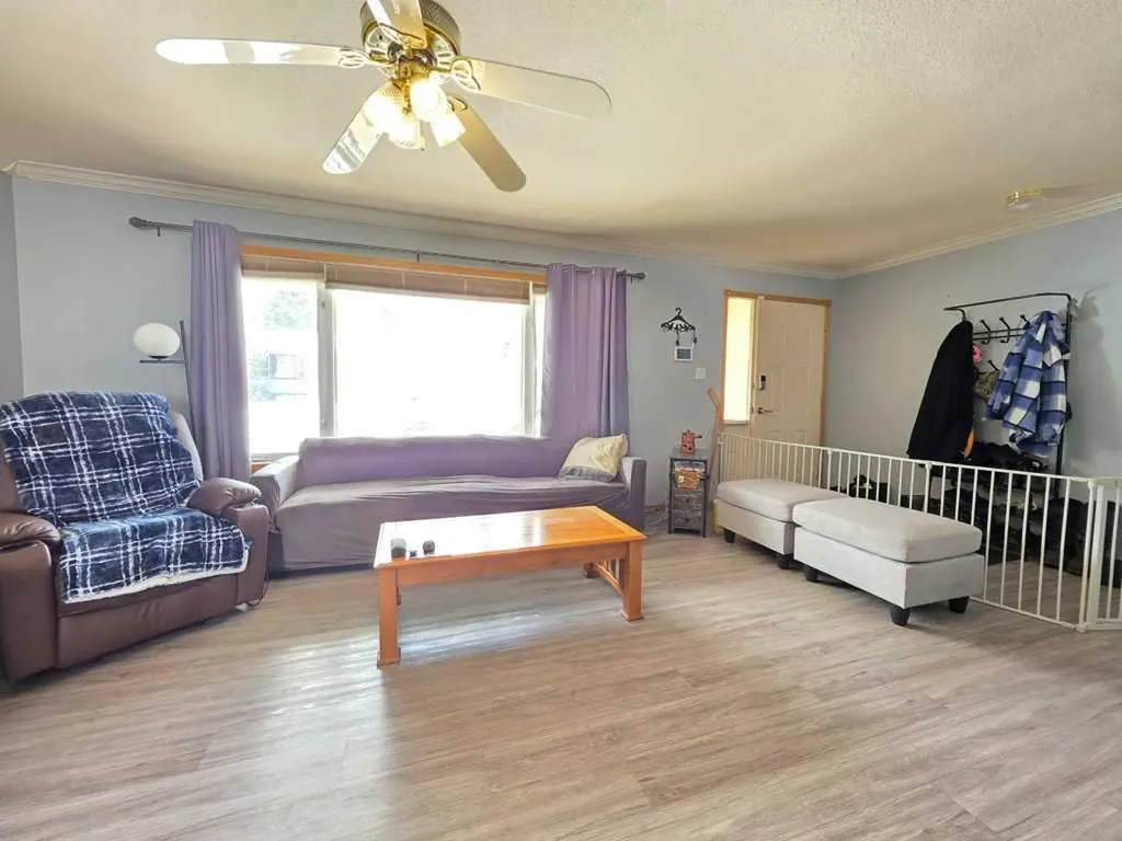 1216 10 Street SE Slave Lake AB T0G 2A3