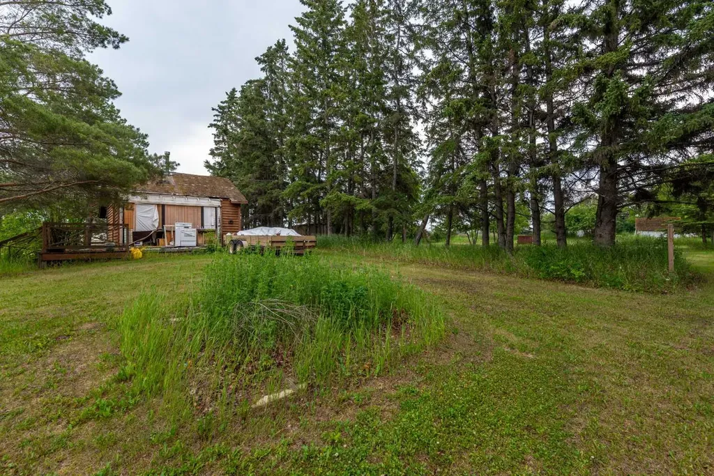 4907-4911 51 Street Streamstown AB T0B 4G0