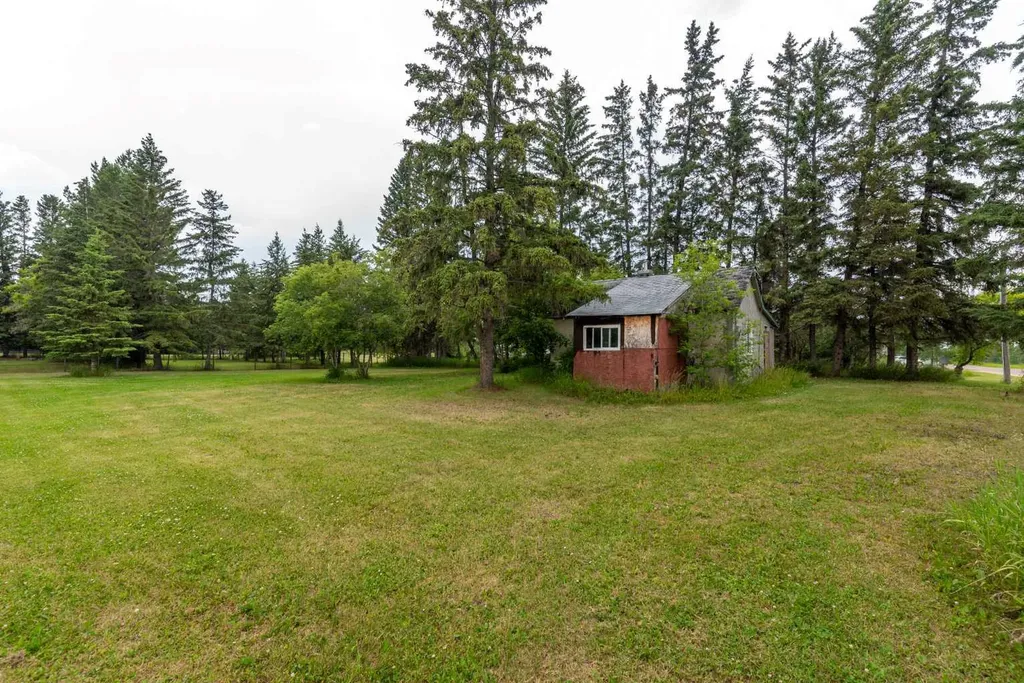 4907-4911 51 Street Streamstown AB T0B 4G0