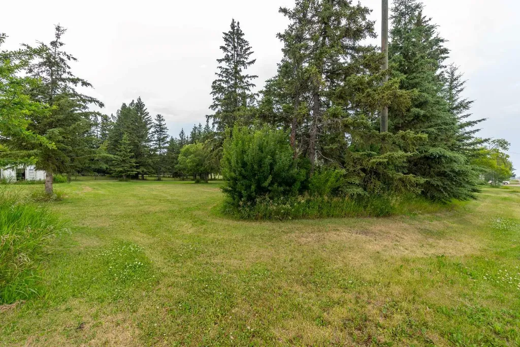4907-4911 51 Street Streamstown AB T0B 4G0