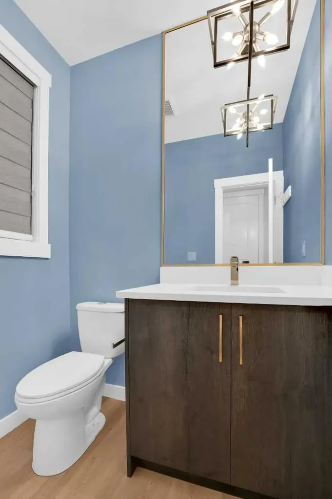 214 99 Avenue SE Calgary AB T2J 0J1