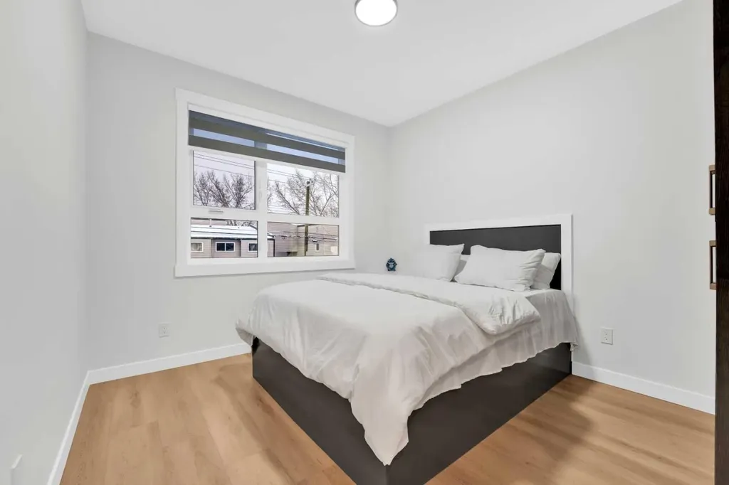 214 99 Avenue SE Calgary AB T2J 0J1
