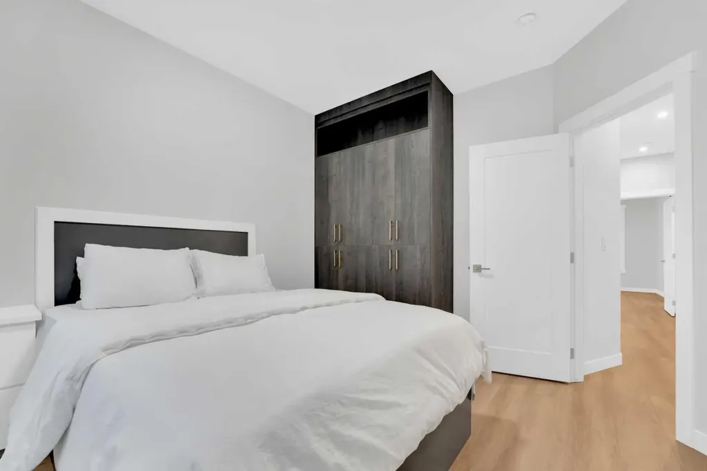 214 99 Avenue SE Calgary AB T2J 0J1