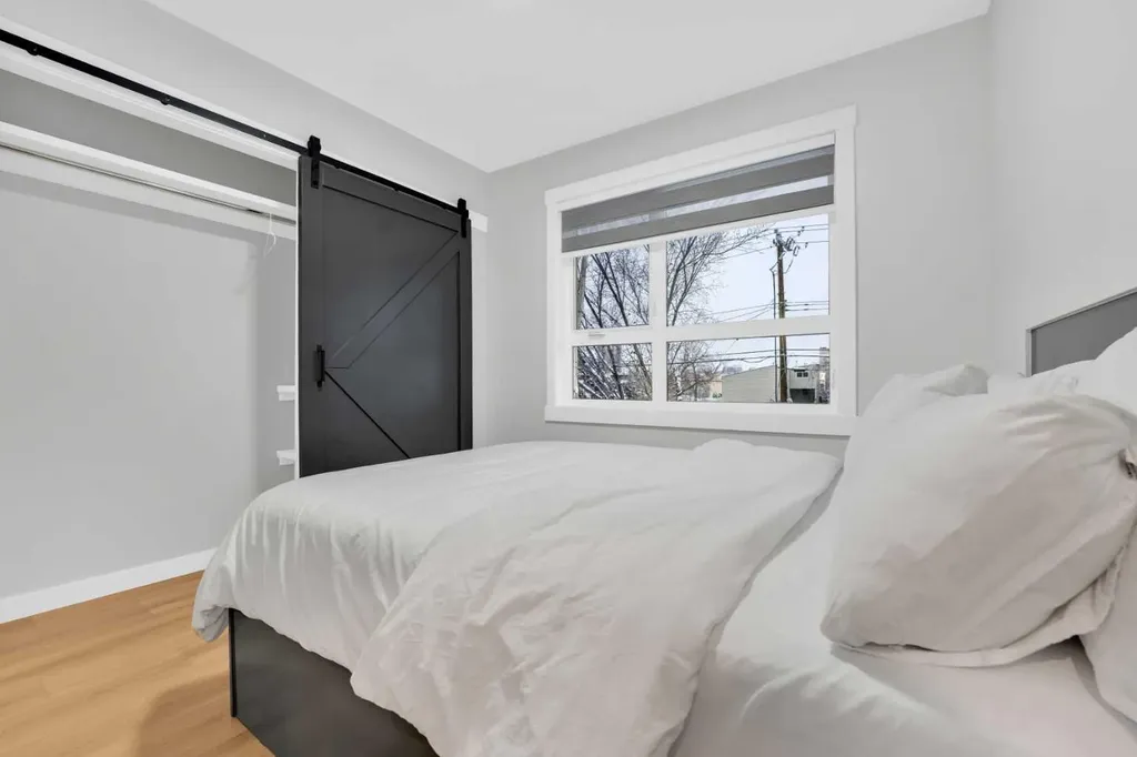 214 99 Avenue SE Calgary AB T2J 0J1