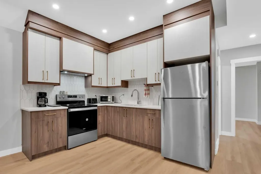214 99 Avenue SE Calgary AB T2J 0J1