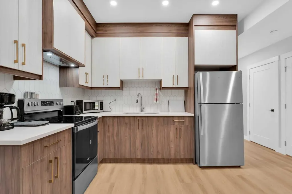 214 99 Avenue SE Calgary AB T2J 0J1
