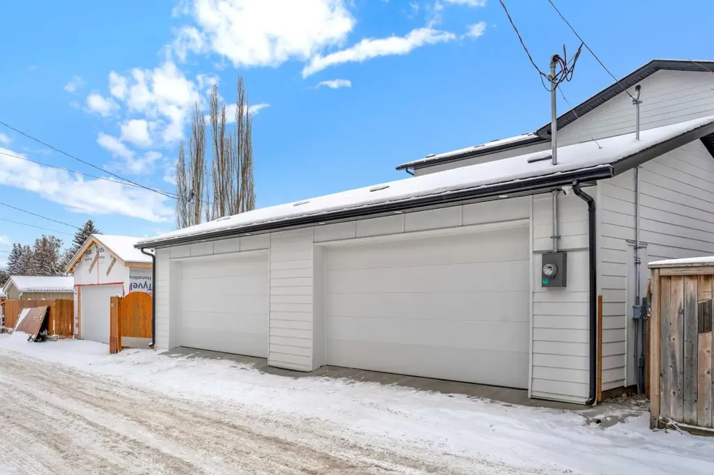 214 99 Avenue SE Calgary AB T2J 0J1