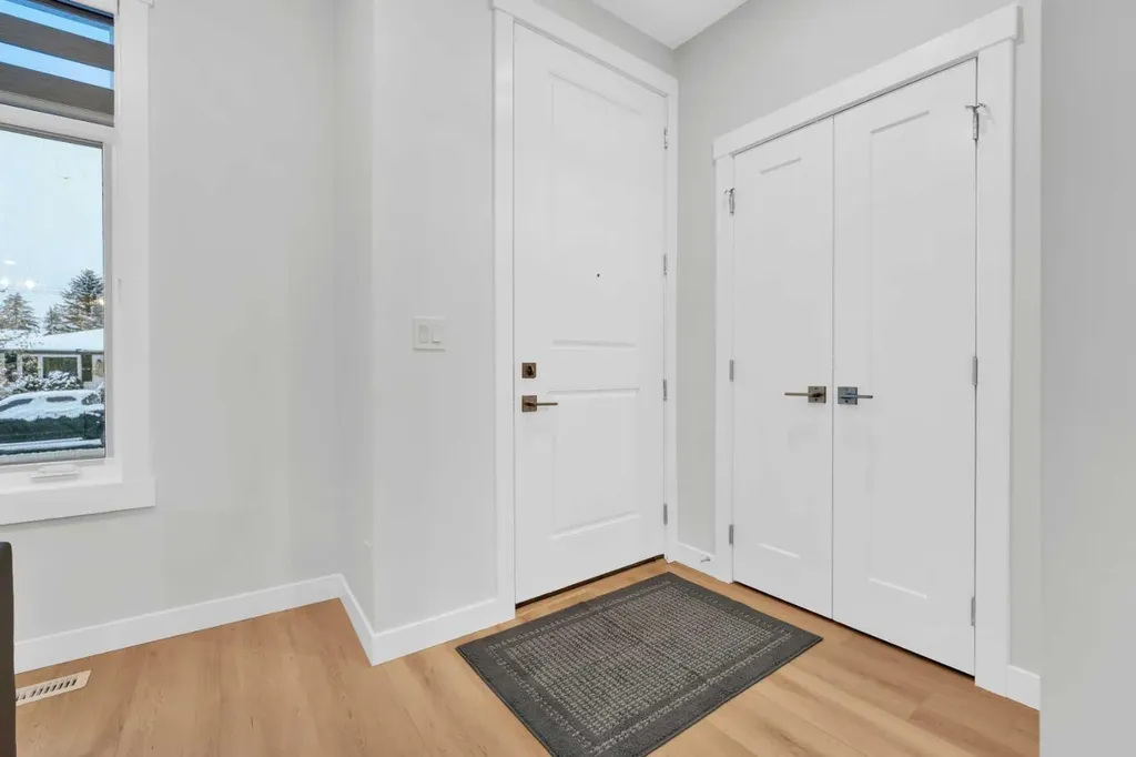 214 99 Avenue SE Calgary AB T2J 0J1