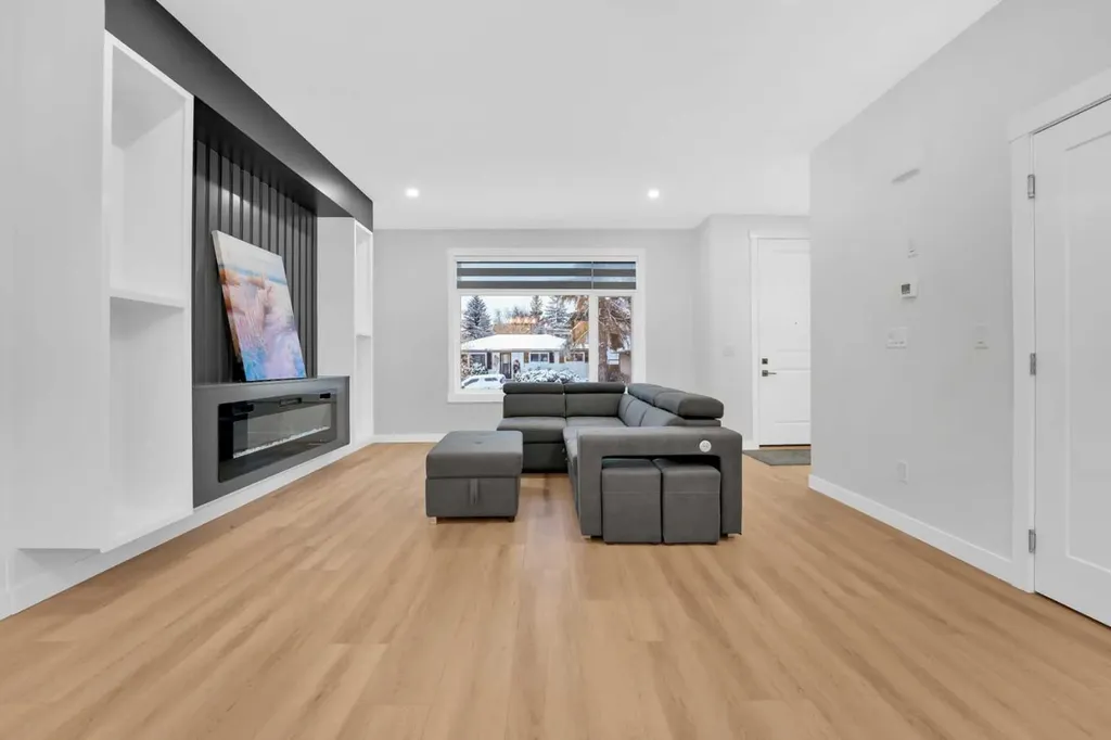 214 99 Avenue SE Calgary AB T2J 0J1