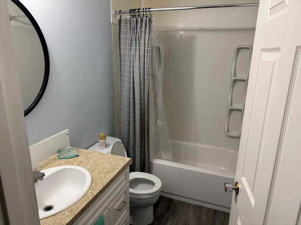 371 Falshire Drive NE Calgary AB T3J 1T8