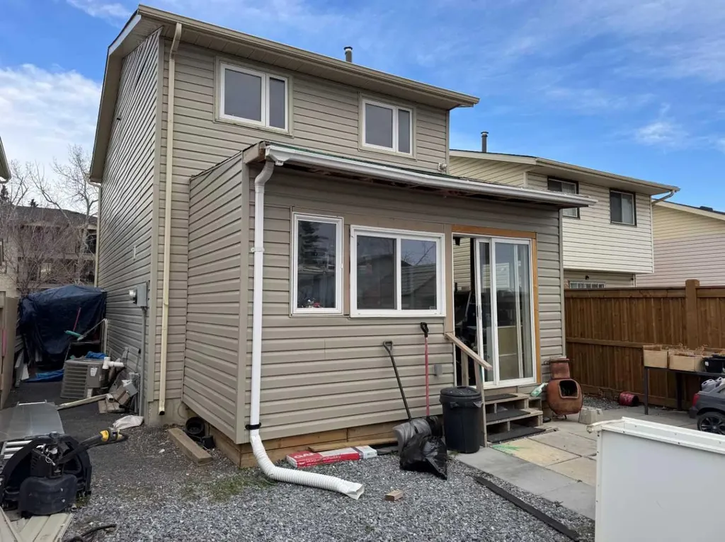 371 Falshire Drive NE Calgary AB T3J 1T8
