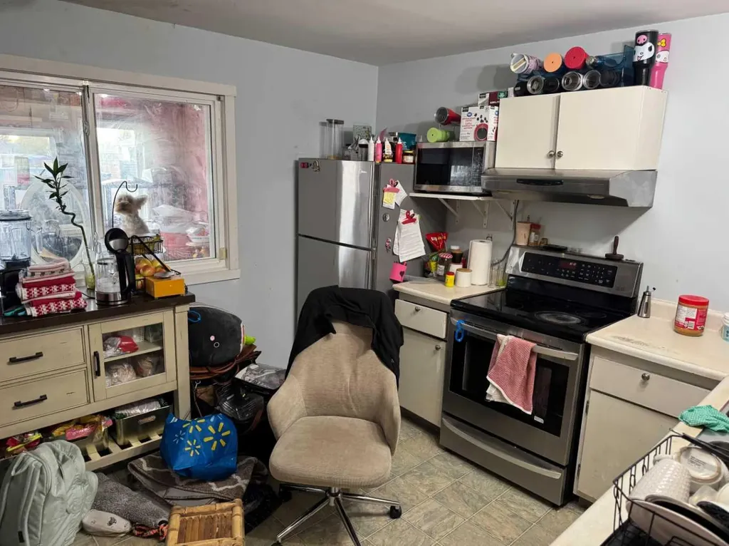 371 Falshire Drive NE Calgary AB T3J 1T8