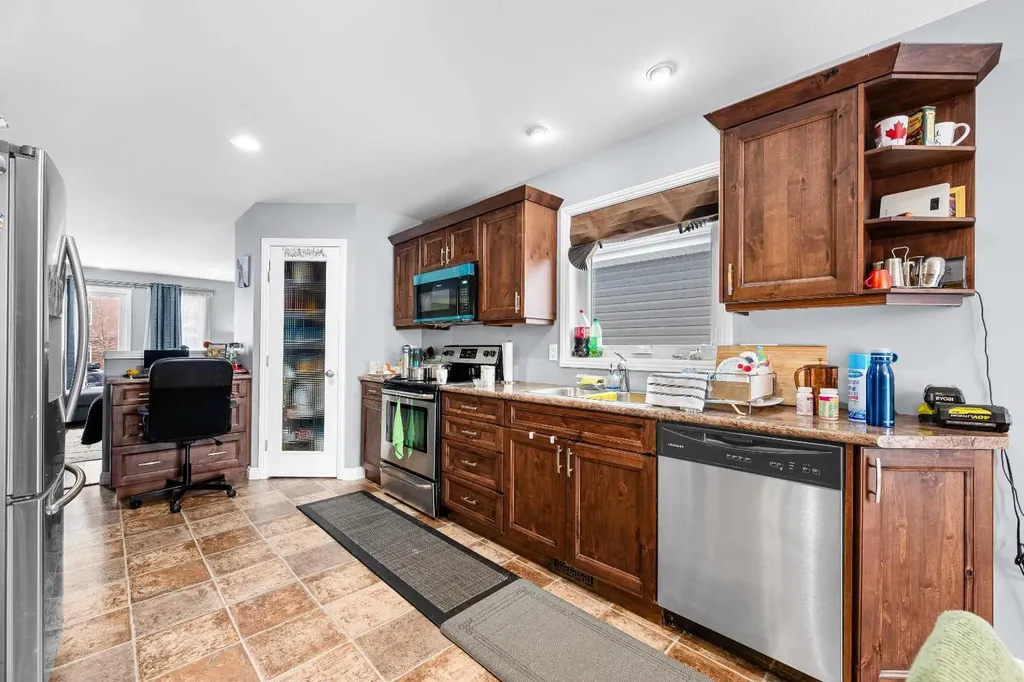 5302B 14 Street Lloydminster AB T9V 2K1