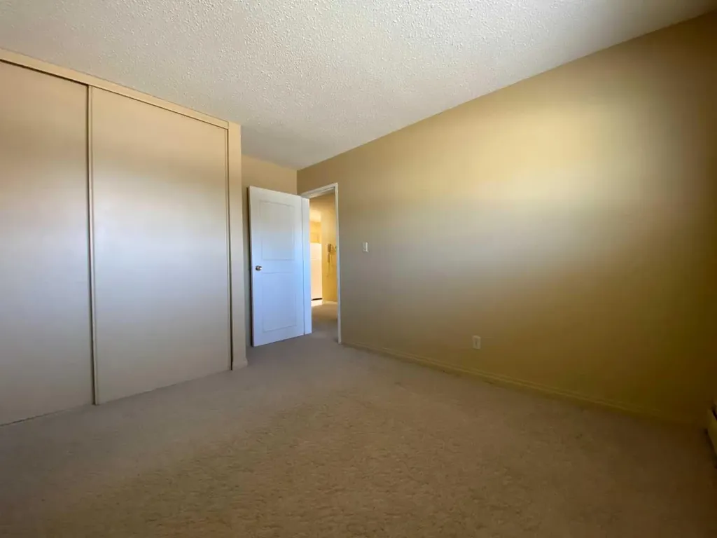 8601 22 Avenue Coleman AB T0K 0M0