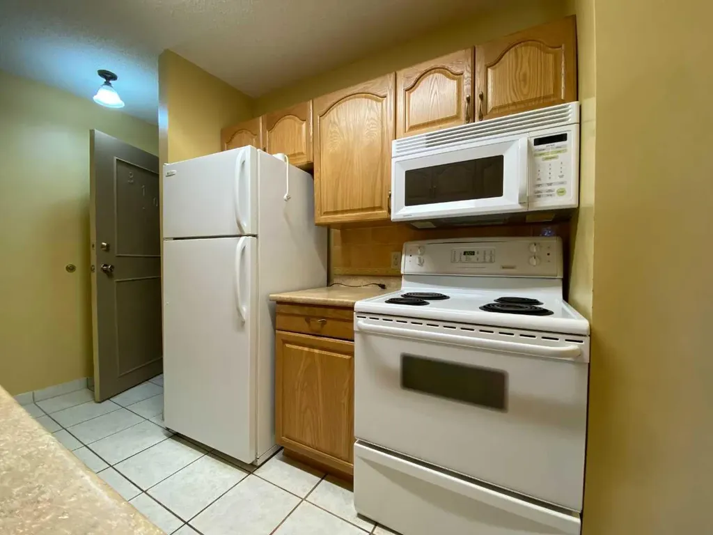 8601 22 Avenue Coleman AB T0K 0M0