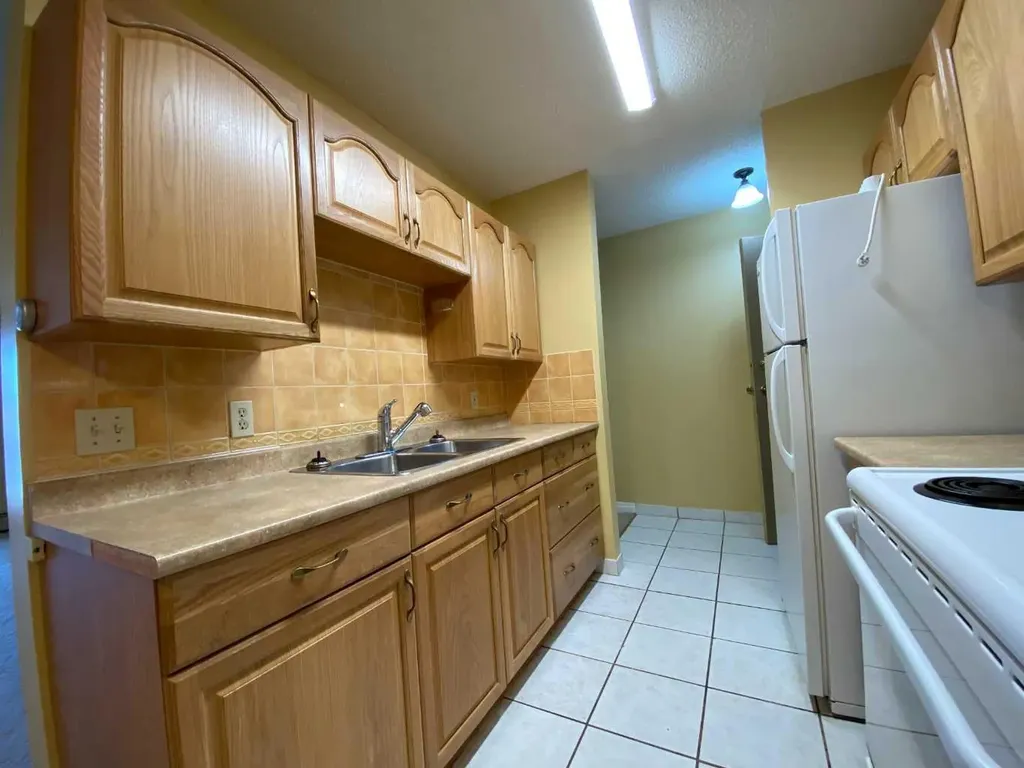 8601 22 Avenue Coleman AB T0K 0M0