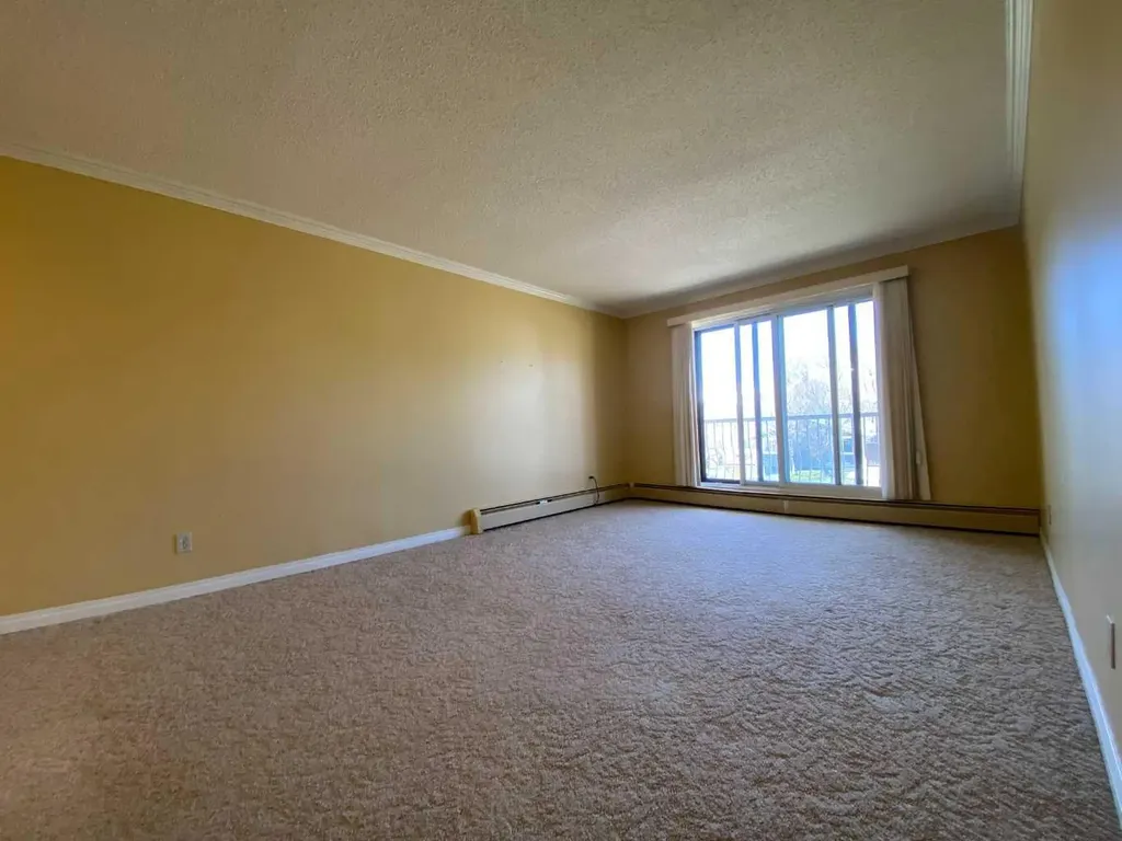 8601 22 Avenue Coleman AB T0K 0M0