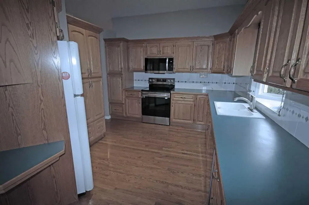 25 Willow Springs Crescent Sylvan Lake AB T4S 1G1