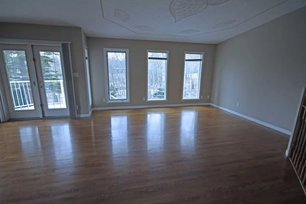 25 Willow Springs Crescent Sylvan Lake AB T4S 1G1