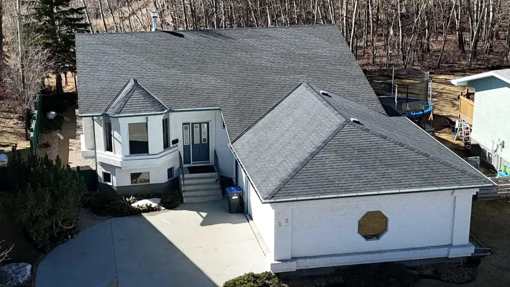 25 Willow Springs Crescent Sylvan Lake AB T4S 1G1
