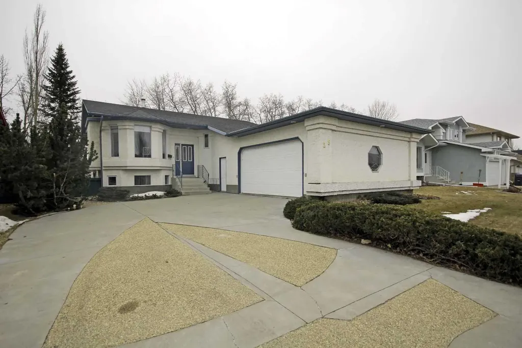 25 Willow Springs Crescent Sylvan Lake AB T4S 1G1