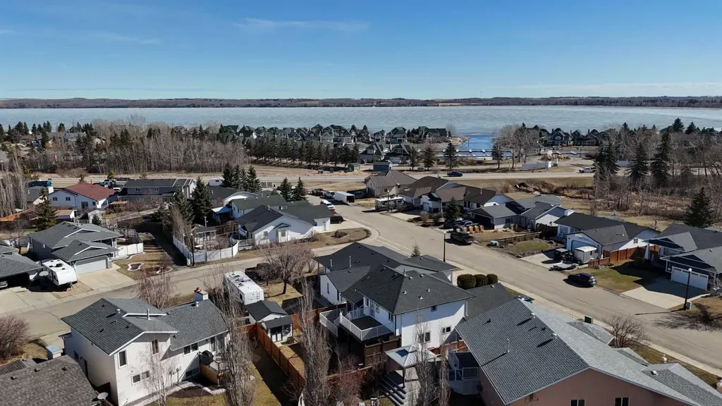 25 Willow Springs Crescent Sylvan Lake AB T4S 1G1