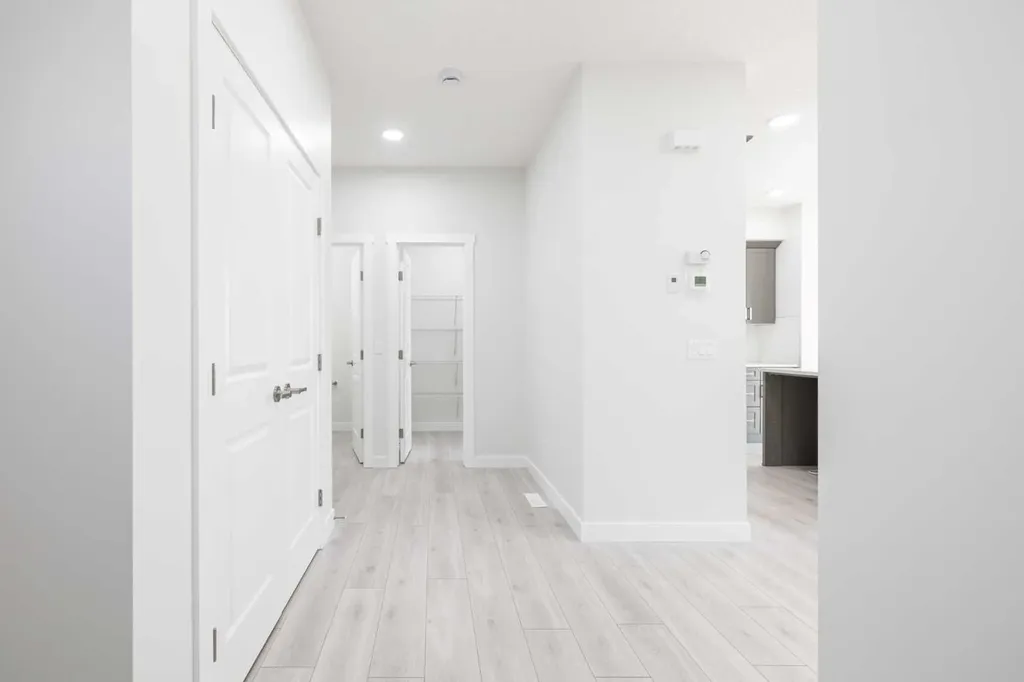 385 Sora Park SE Calgary AB T3S 0L6
