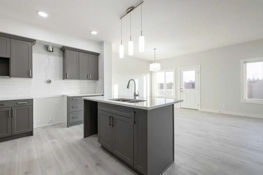 385 Sora Park SE Calgary AB T3S 0L6