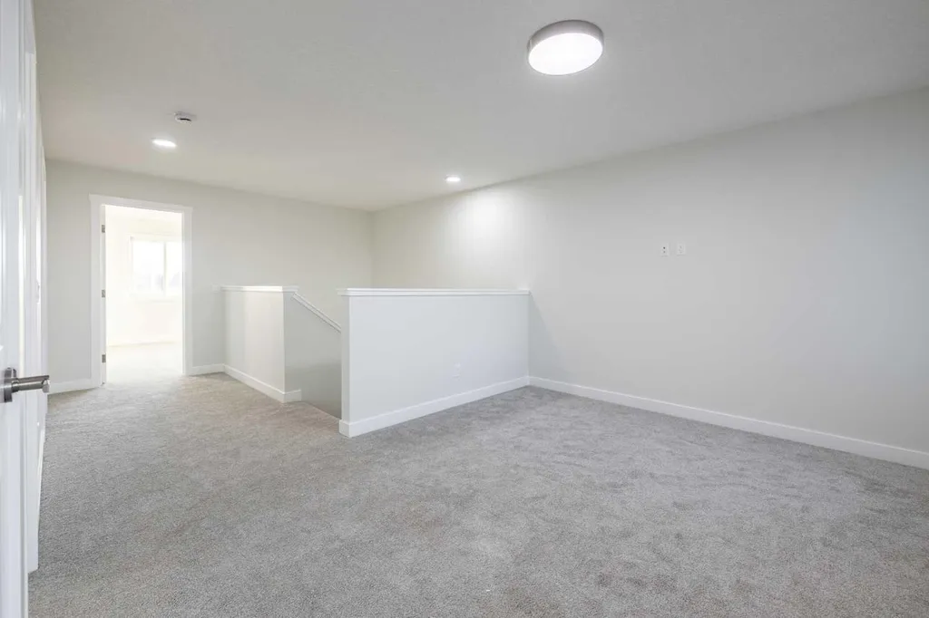 385 Sora Park SE Calgary AB T3S 0L6