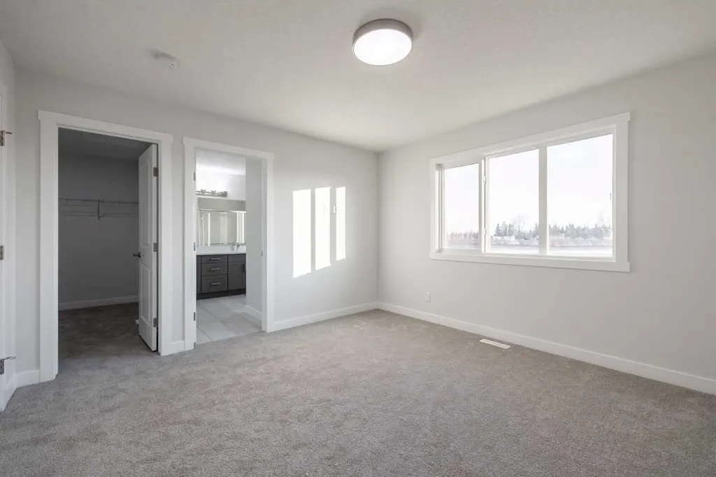 385 Sora Park SE Calgary AB T3S 0L6