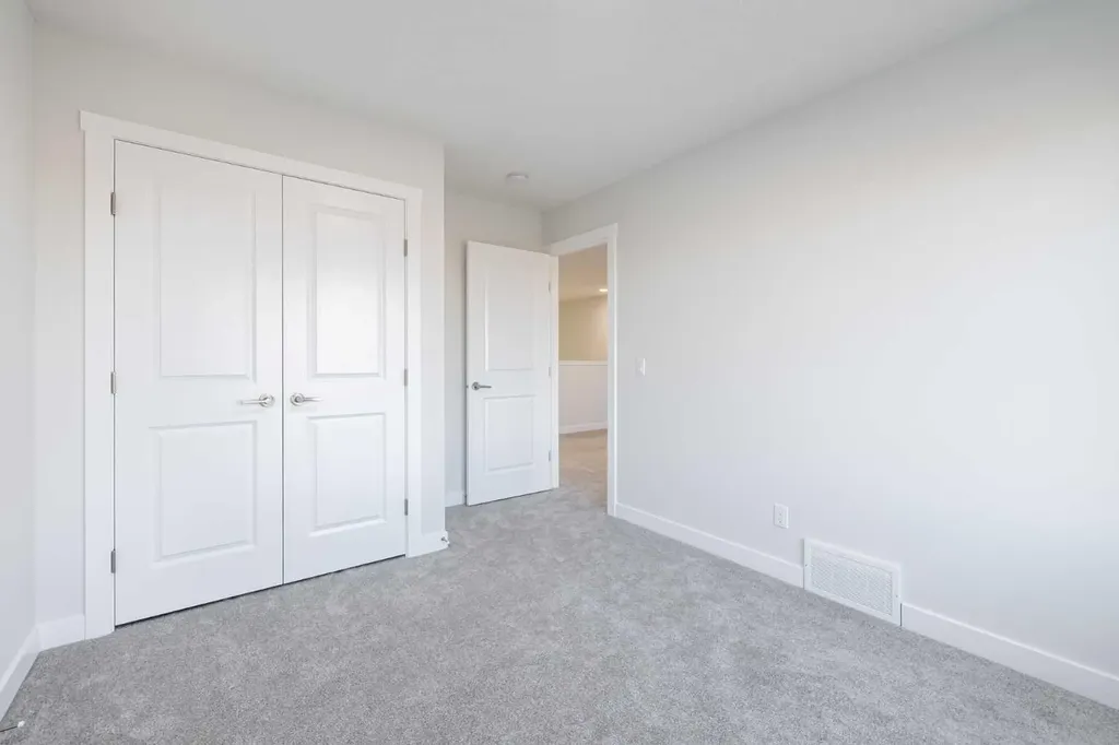 385 Sora Park SE Calgary AB T3S 0L6