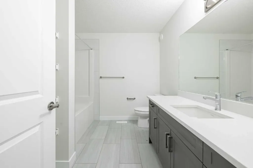 385 Sora Park SE Calgary AB T3S 0L6