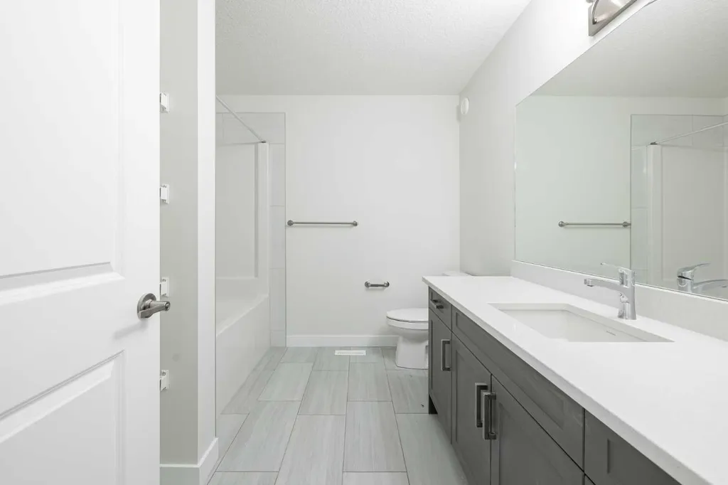 385 Sora Park SE Calgary AB T3S 0L6
