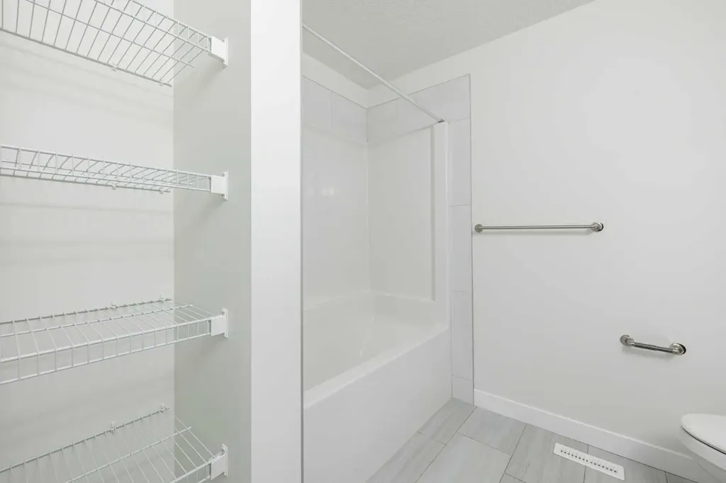 385 Sora Park SE Calgary AB T3S 0L6