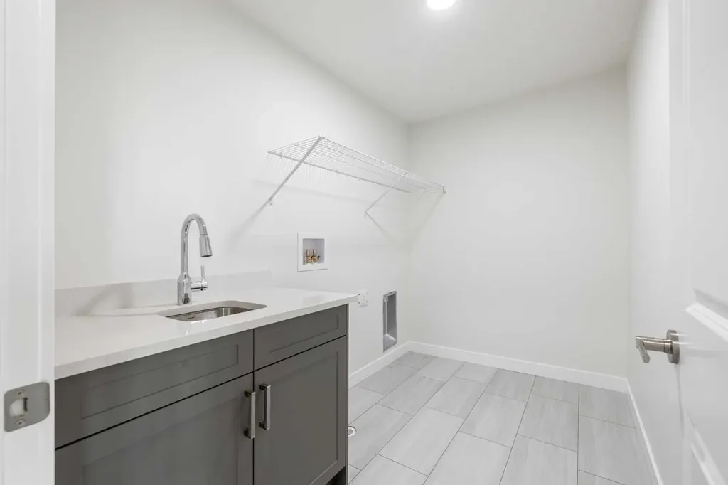385 Sora Park SE Calgary AB T3S 0L6