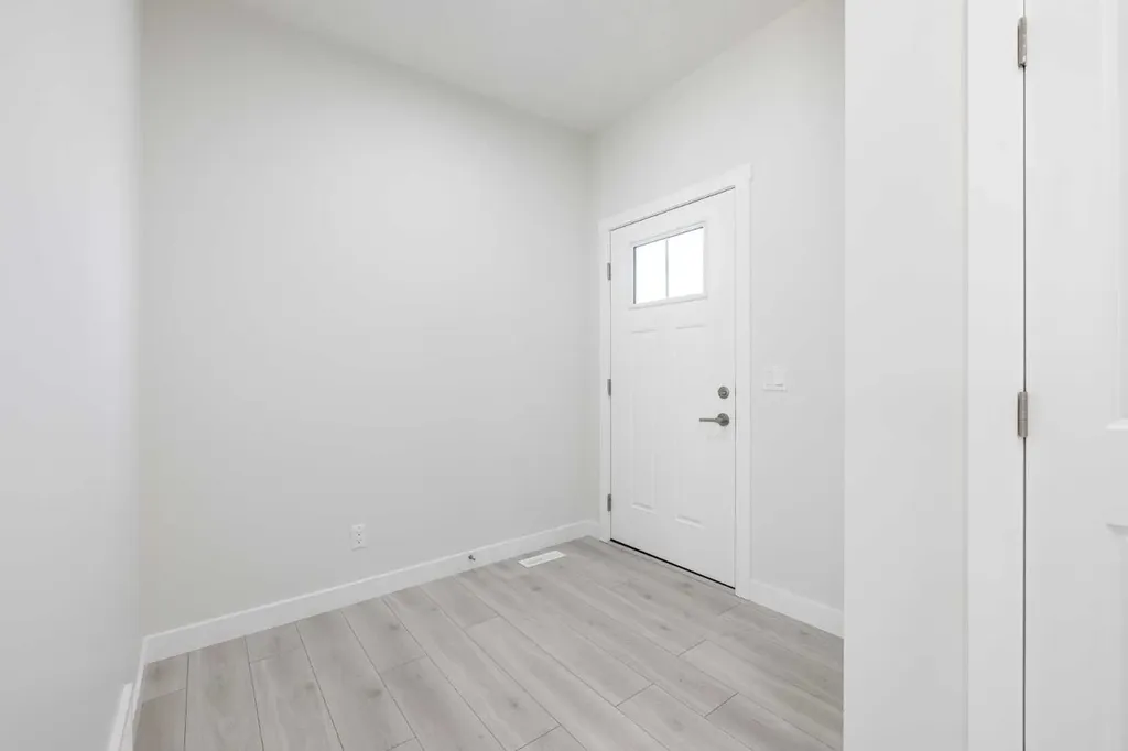 385 Sora Park SE Calgary AB T3S 0L6