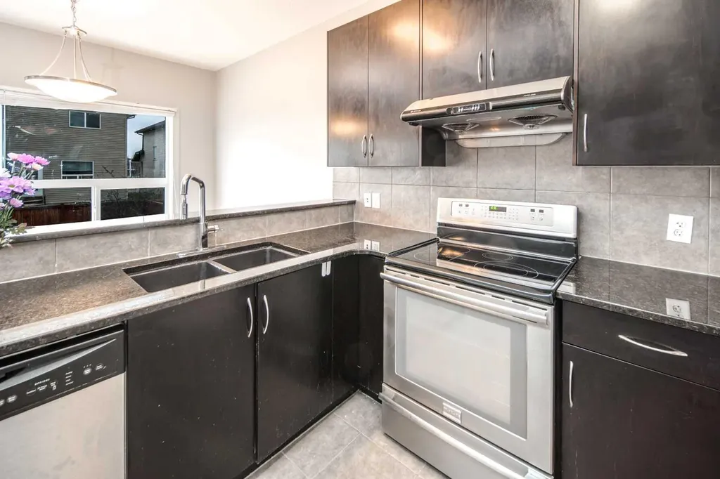 50 Everwoods Park SW Calgary AB T2Y 0G3