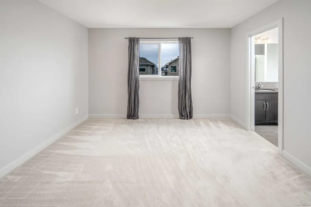 50 Everwoods Park SW Calgary AB T2Y 0G3
