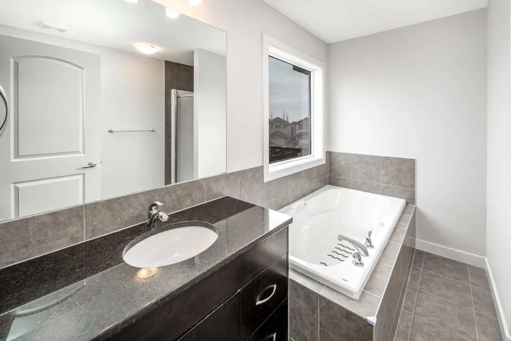 50 Everwoods Park SW Calgary AB T2Y 0G3