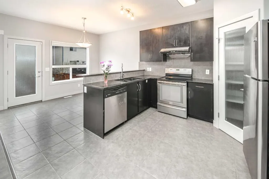 50 Everwoods Park SW Calgary AB T2Y 0G3