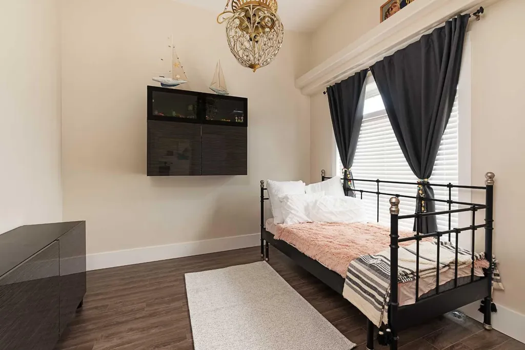 5010 50 Avenue Streamstown AB T0B 4G0