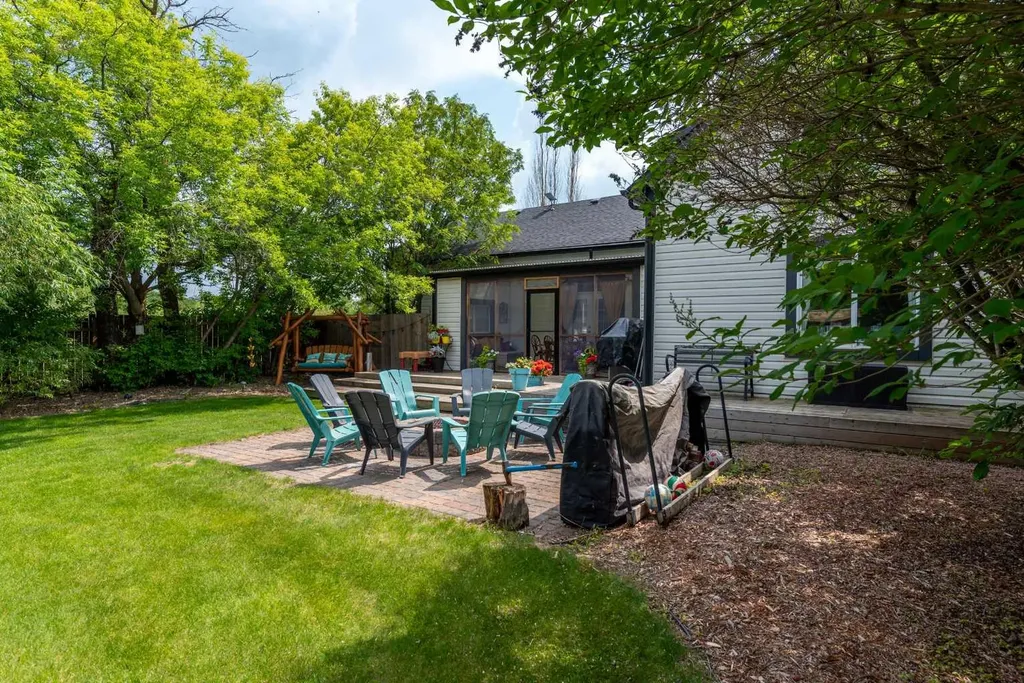 5010 50 Avenue Streamstown AB T0B 4G0