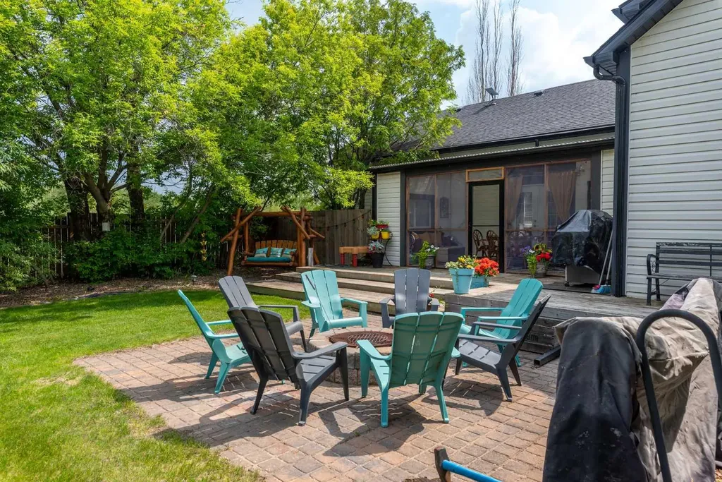 5010 50 Avenue Streamstown AB T0B 4G0