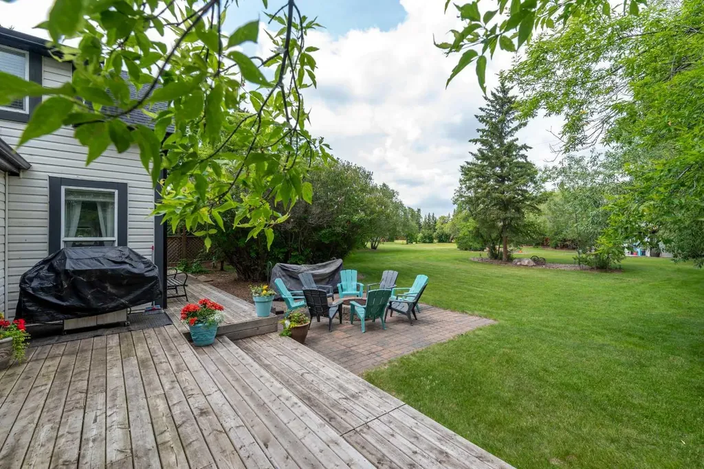 5010 50 Avenue Streamstown AB T0B 4G0