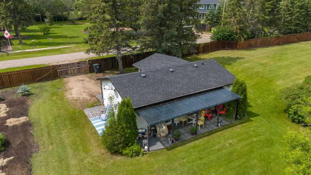 5010 50 Avenue Streamstown AB T0B 4G0